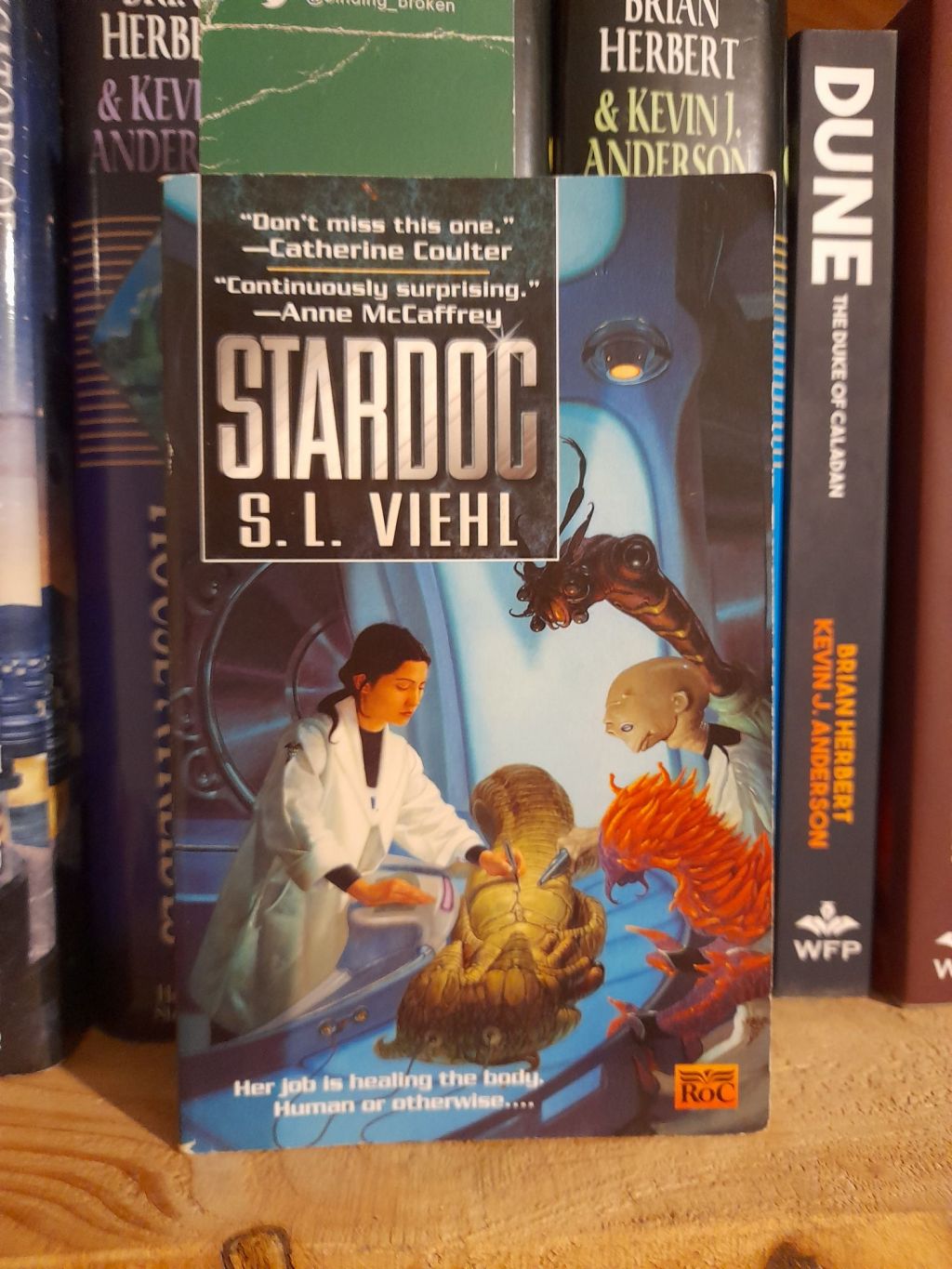 BOOK REVIEW: StarDoc, by S. L. Viehl